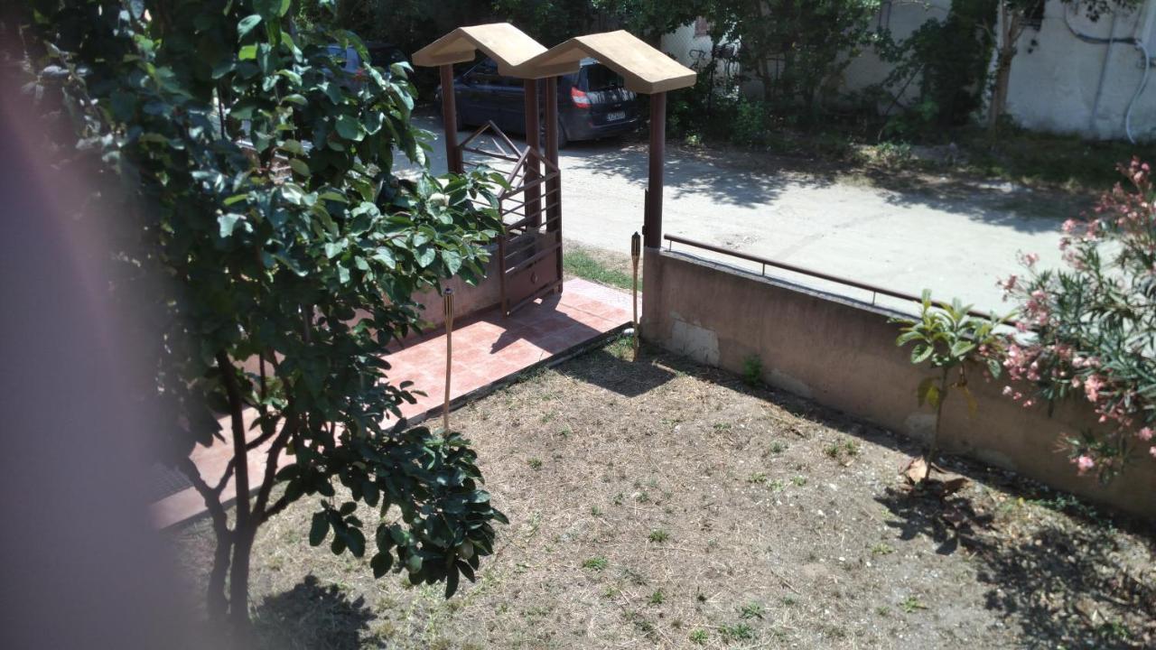 Garden Maisonnette 2-Bedrooms Sleeps 6 Adults 200M From Sandy Beach Asproválta Ngoại thất bức ảnh