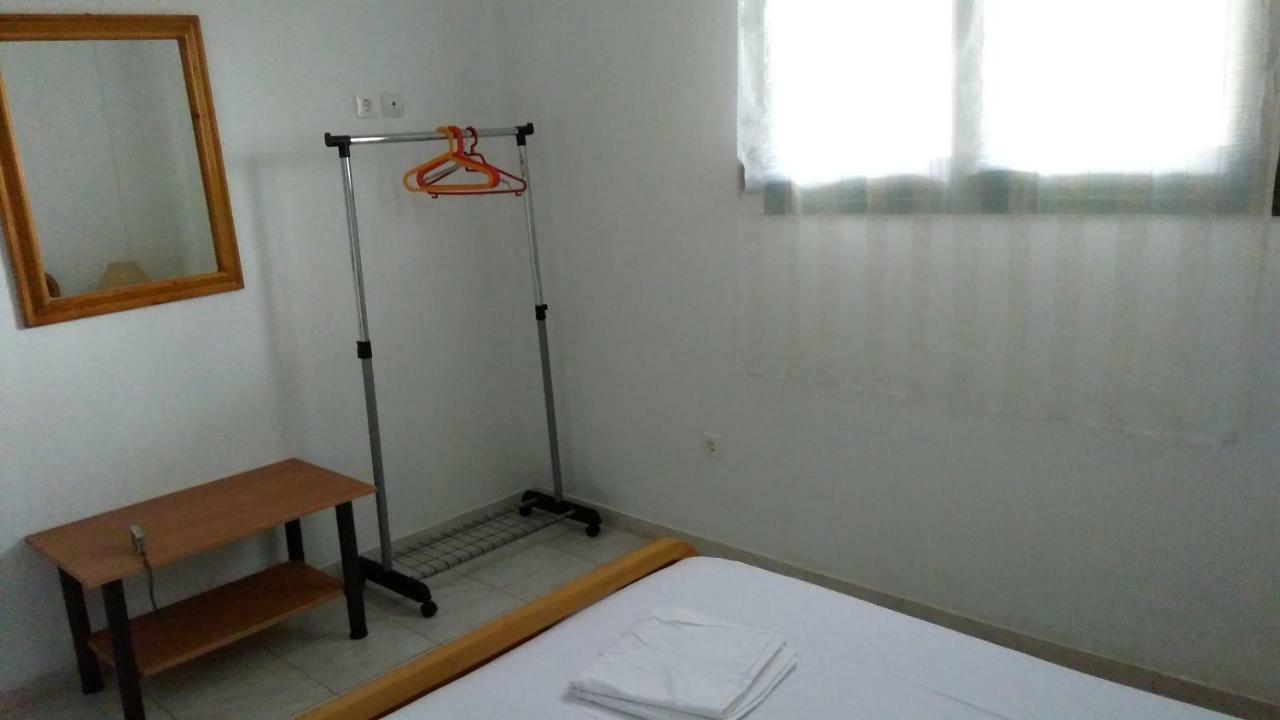 Garden Maisonnette 2-Bedrooms Sleeps 6 Adults 200M From Sandy Beach Asproválta Ngoại thất bức ảnh